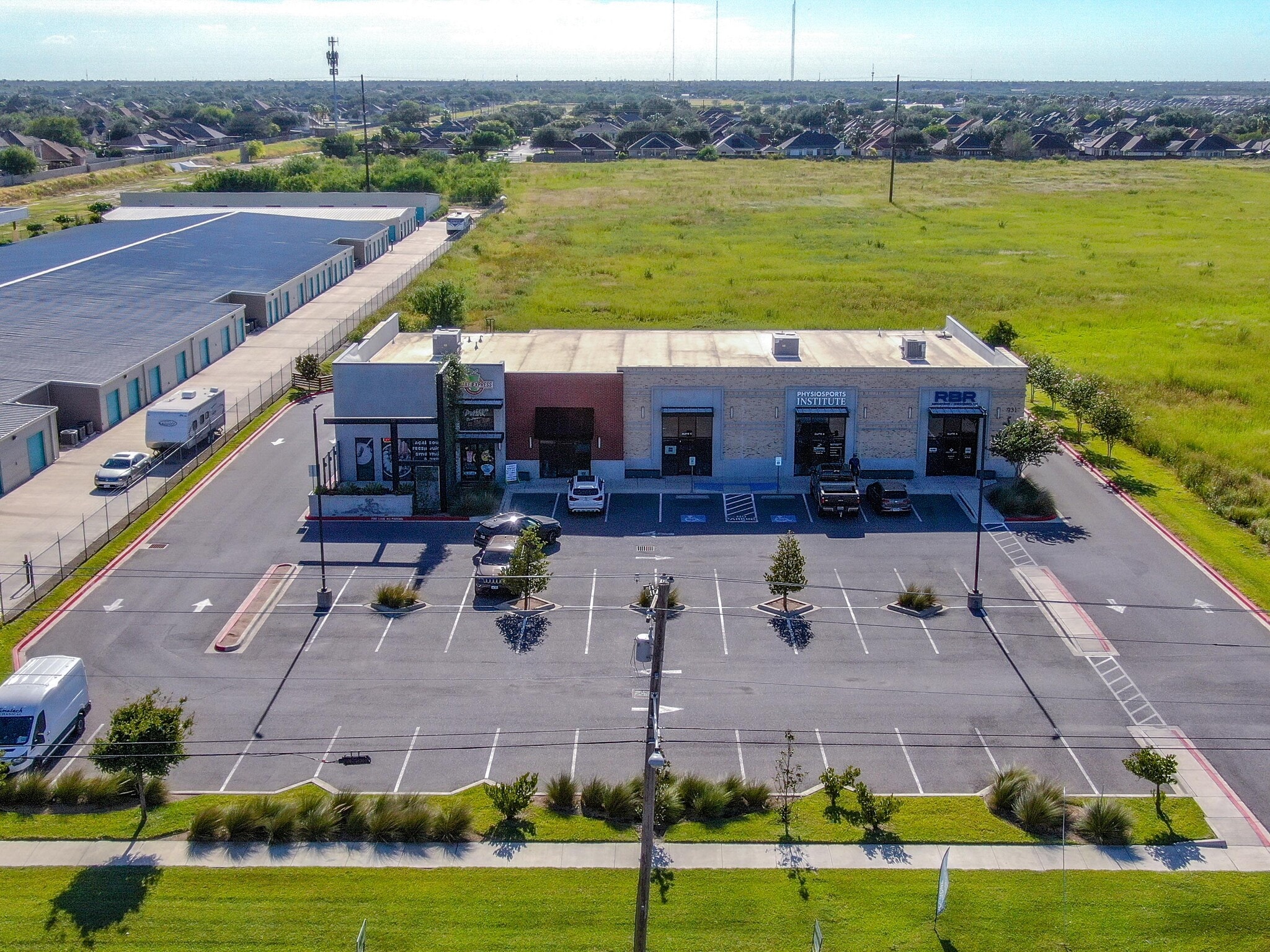 931 S McColl Rd, Edinburg, TX for lease Interior Photo- Image 1 of 6