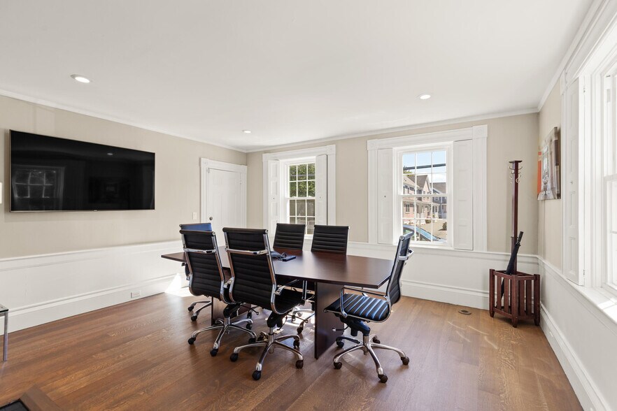 15 Cherry St, Danvers, MA à vendre - Photo intérieure - Image 3 de 14