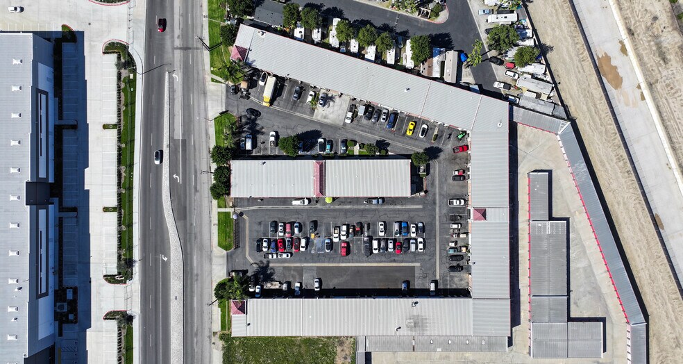 1180 E 9th St, San Bernardino, CA à louer - Photo du bâtiment - Image 2 de 12