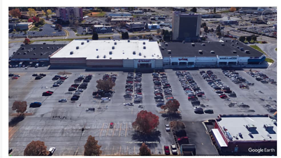 2116 N Roan St, Johnson City, TN for lease - Building Photo - Image 3 of 5