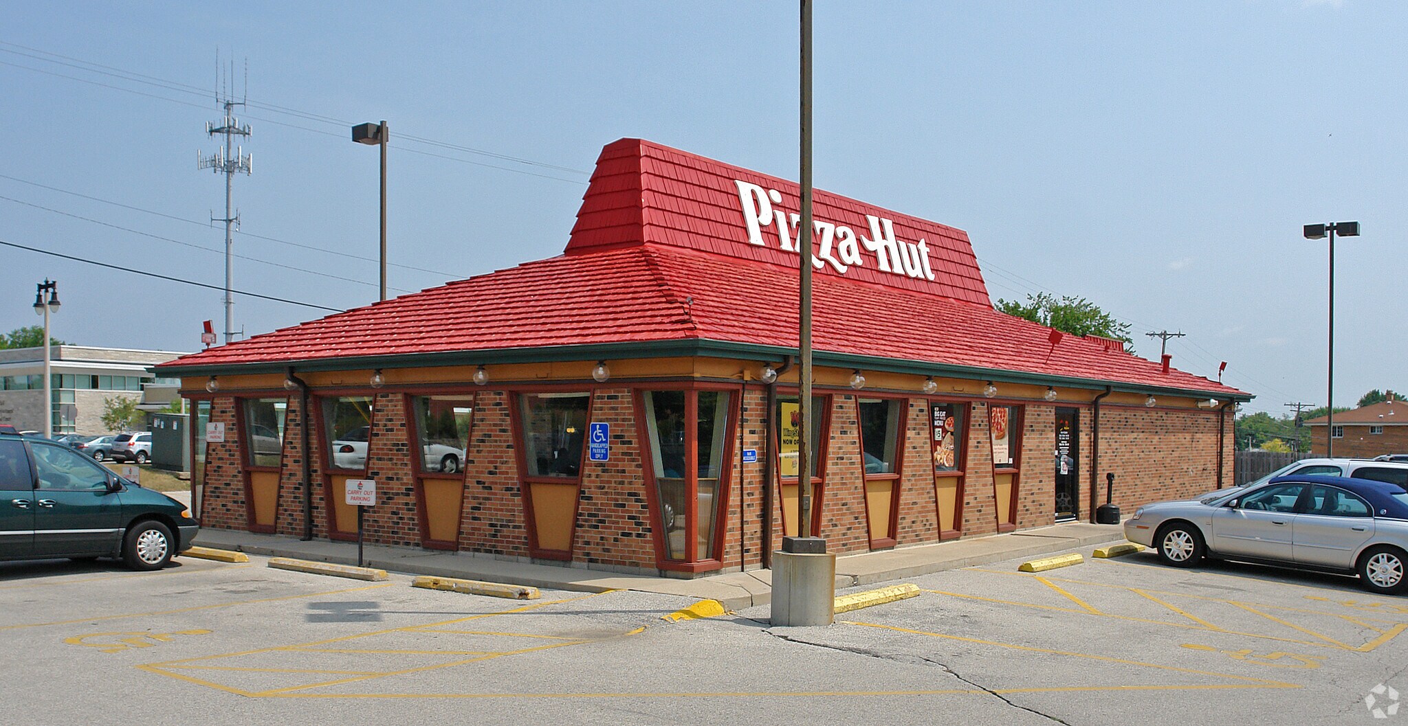 W156N8420 Pilgrim Rd, Menomonee Falls, WI à vendre Photo principale- Image 1 de 24