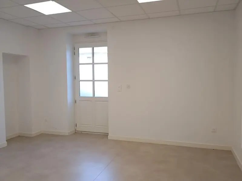 455 Rue Des Pachottes, Simandres for lease Interior Photo- Image 1 of 7