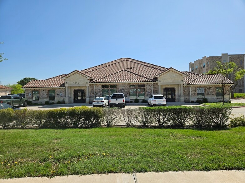 800 N Plano Rd, Richardson, TX for lease - Primary Photo - Image 1 of 45