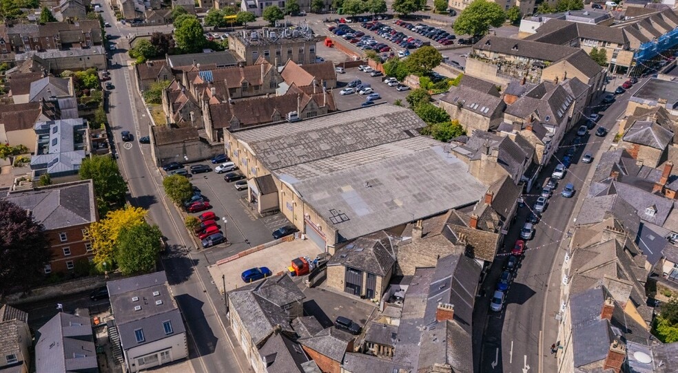 68-72 Dyer St, Cirencester for sale - Building Photo - Image 2 of 7