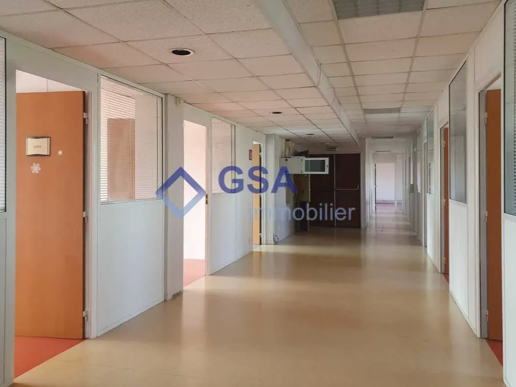 Office in Massy for lease Interior Photo- Image 1 of 9