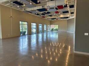 2825 Commercial St SE, Salem, OR for lease Interior Photo- Image 2 of 6