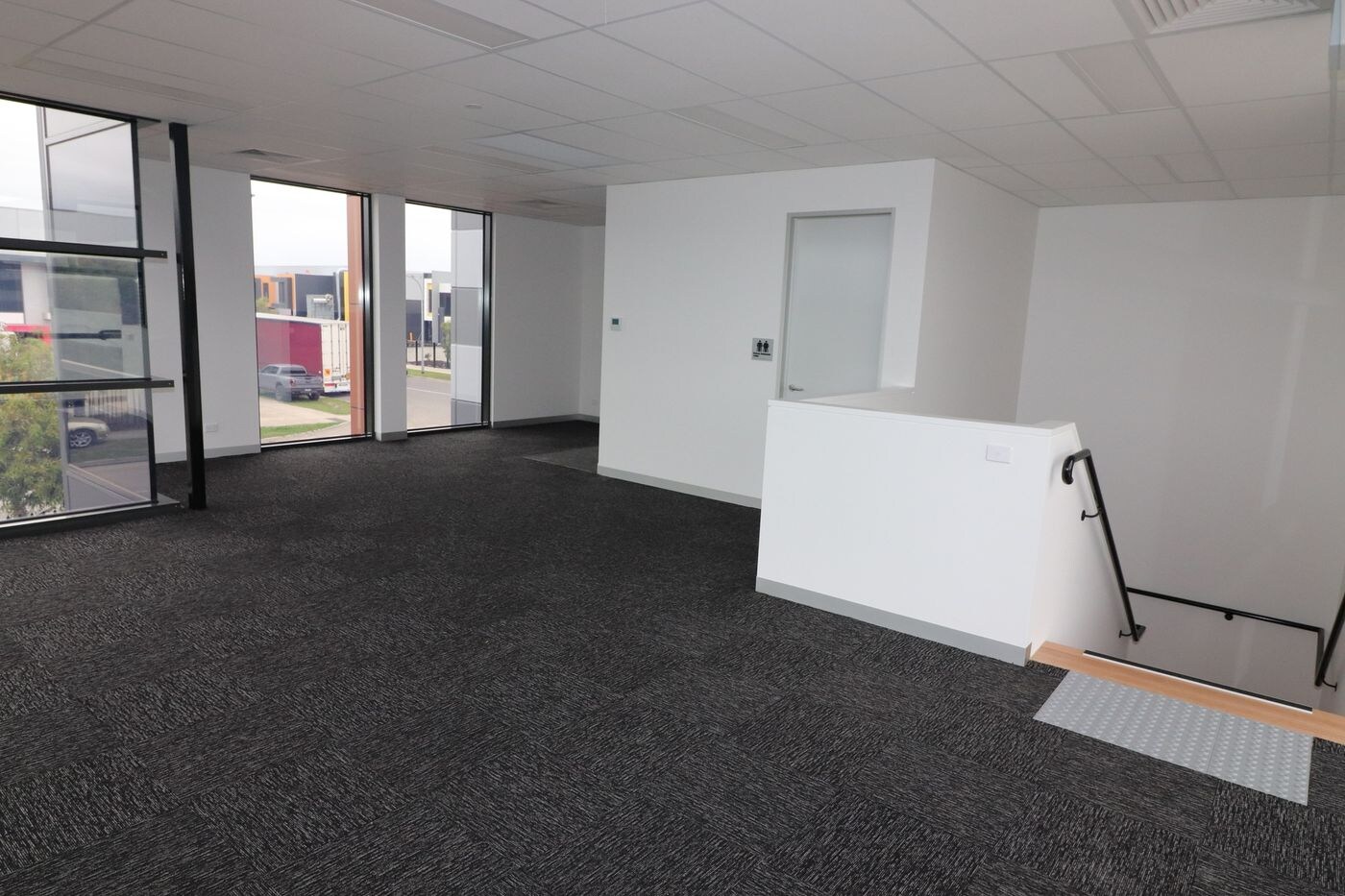 35 Gwen Rd, Cranbourne West for lease Interior Photo- Image 1 of 3