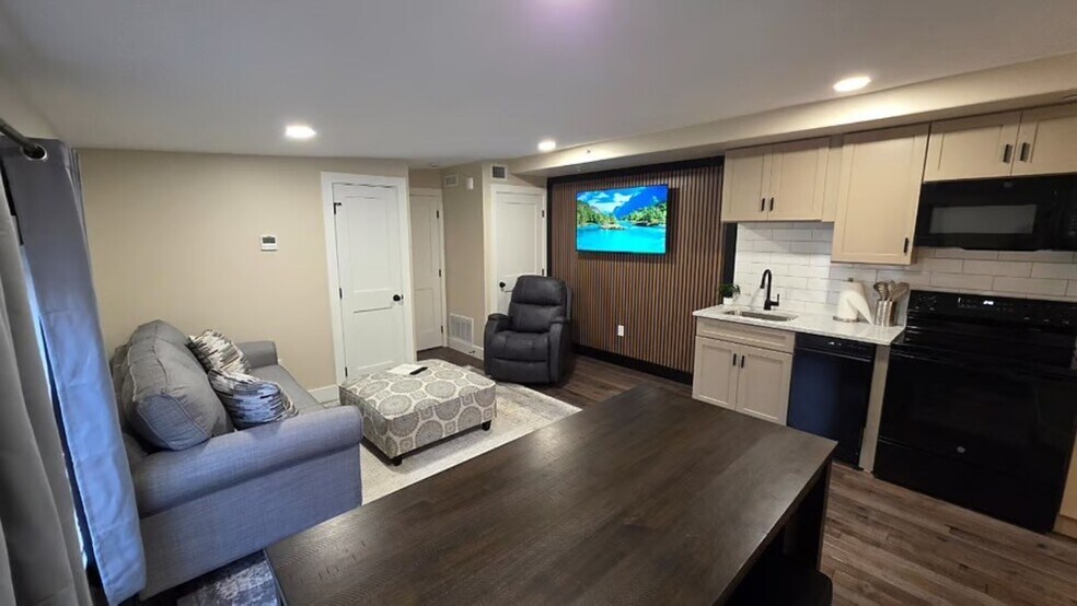 241 S 5th St, Reading, PA à vendre - Photo du bâtiment - Image 3 de 97