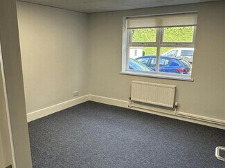 Plus de détails pour 4 Tongham Rd, Farnham - Bureau à louer