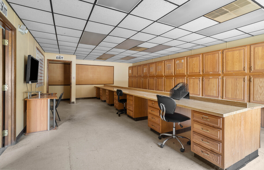 139 McKinney Rd, Titusville, PA for sale - Building Photo - Image 2 of 7