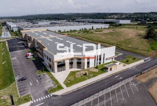 Plus de détails pour Avenue Stève Biko, Villefontaine - Local d'activités à louer