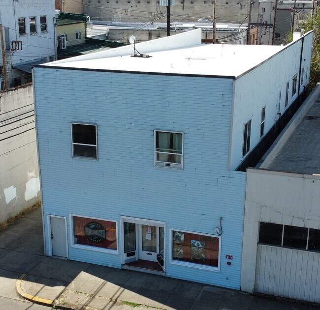 More details for 54 W Sherman St, Lebanon, OR - Retail for Sale