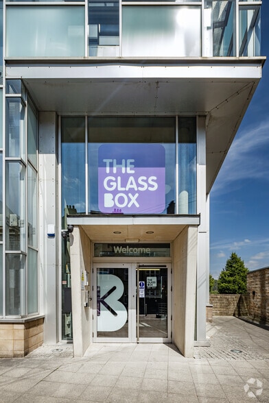 6 Friendly St, Huddersfield for lease - Building Photo - Image 3 of 19