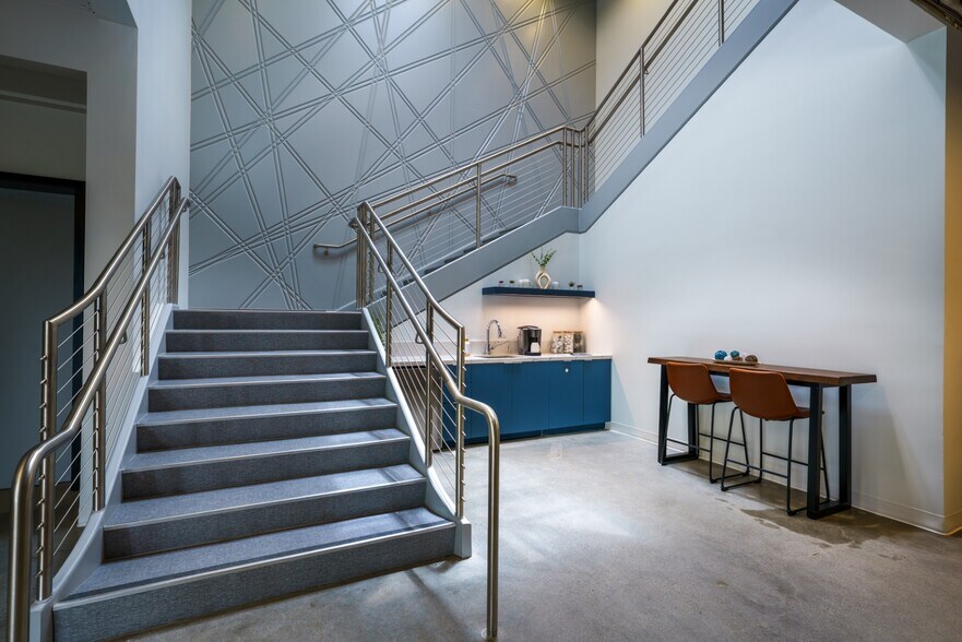 5931 Priestly Dr, Carlsbad, CA à louer - Photo du bâtiment - Image 3 de 10