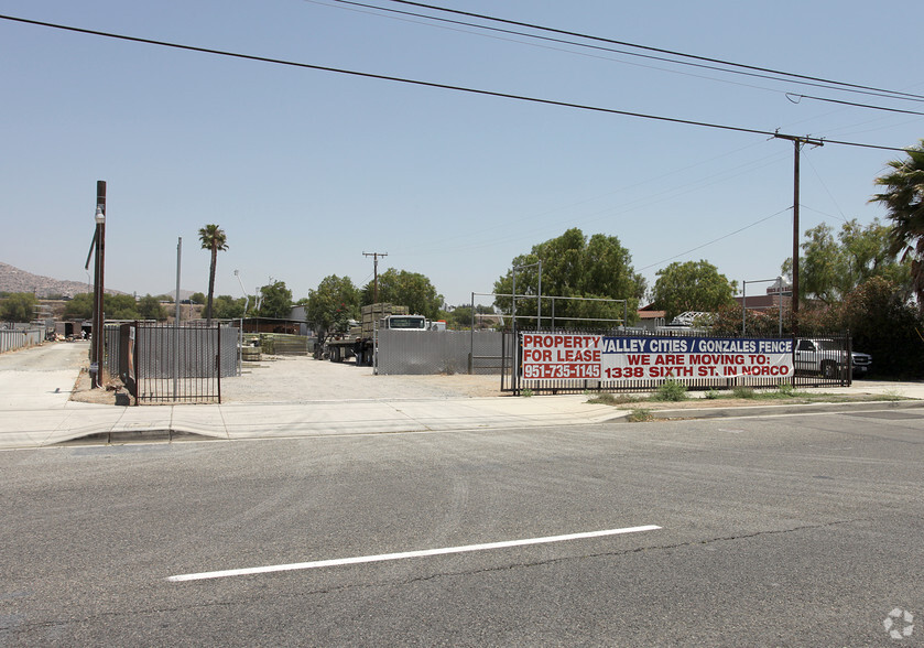 2259 Hamner Ave, Norco, CA for lease - Primary Photo - Image 1 of 2