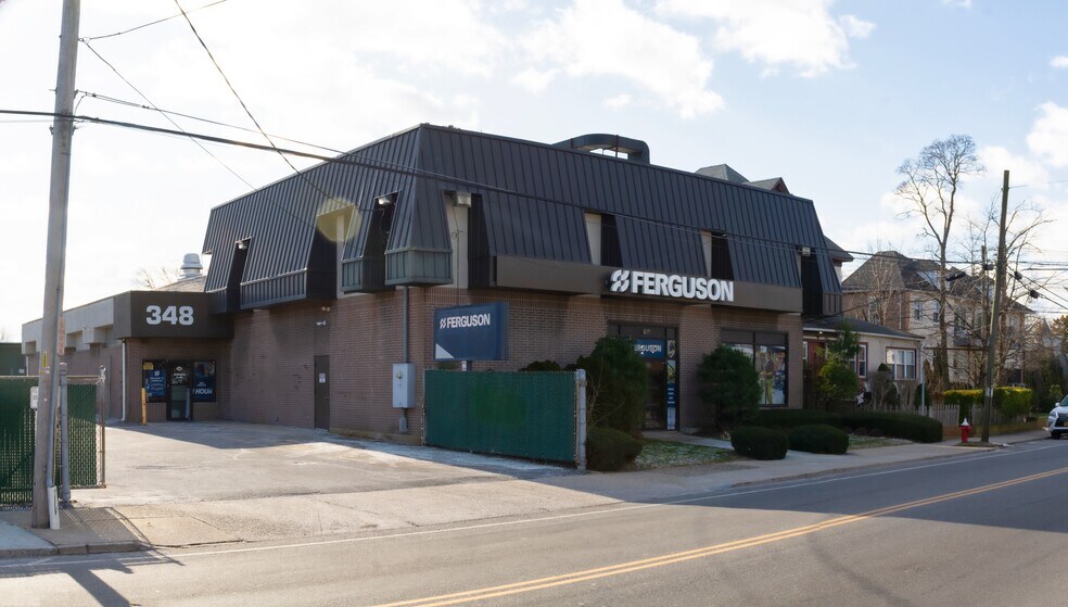 348-558 Broadway, Lynbrook, NY à vendre - Photo du bâtiment - Image 2 de 5