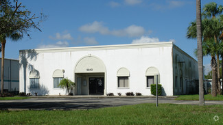 Plus de détails pour 5842 Corporation Cir, Fort Myers, FL - Industriel à louer