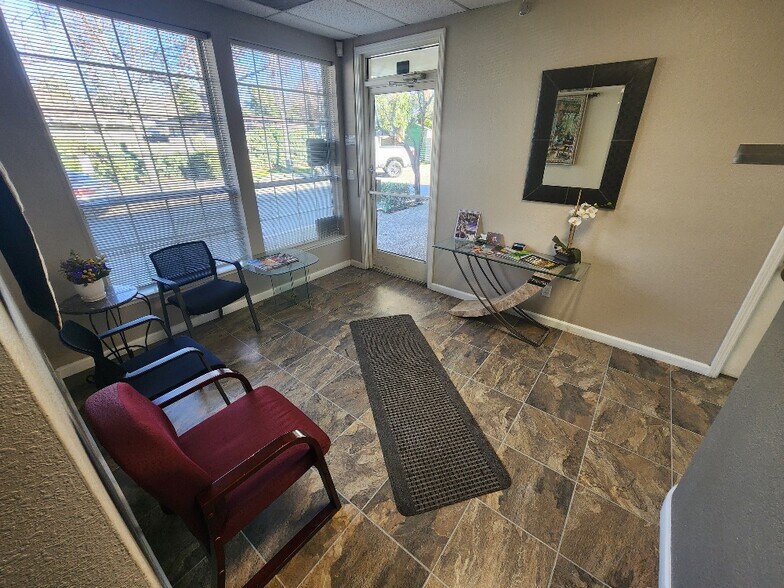 805 Douglas Blvd, Roseville, CA à louer - Photo du bâtiment - Image 3 de 8