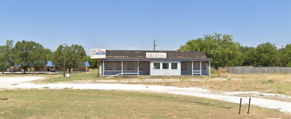 2105 N I-35, Gainesville, TX à louer - Photo du bâtiment - Image 3 de 6