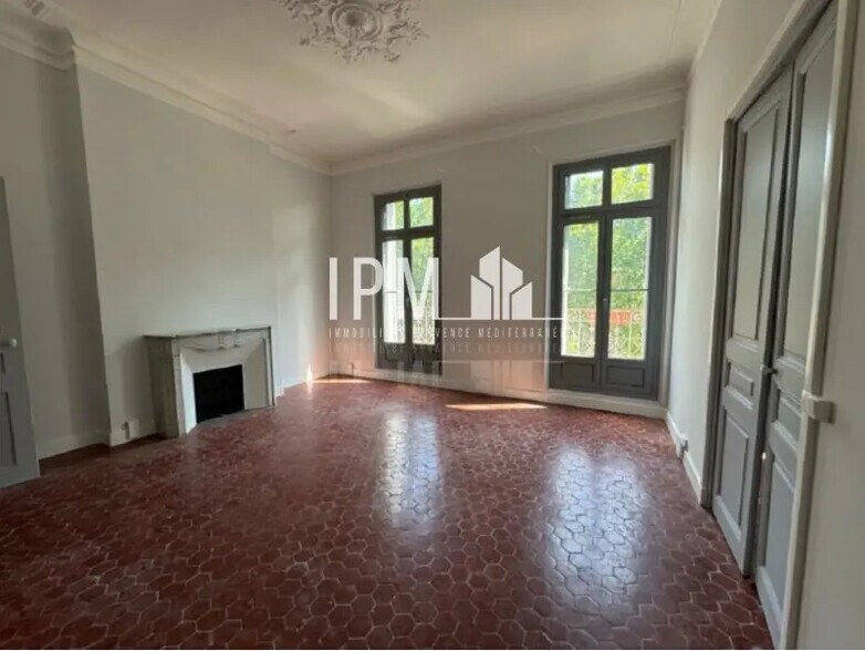 Office in Aix-en-Provence for lease - Interior Photo - Image 1 of 6