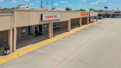 440 Plaza, Killeen, TX à louer Photo du bâtiment- Image 2 de 2