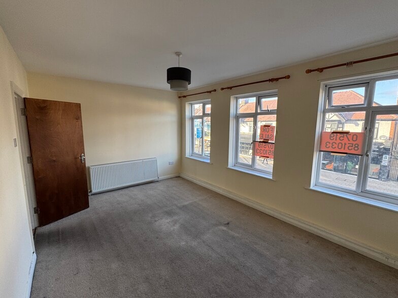 40-40A High St, Ilford for sale - Building Photo - Image 2 of 12