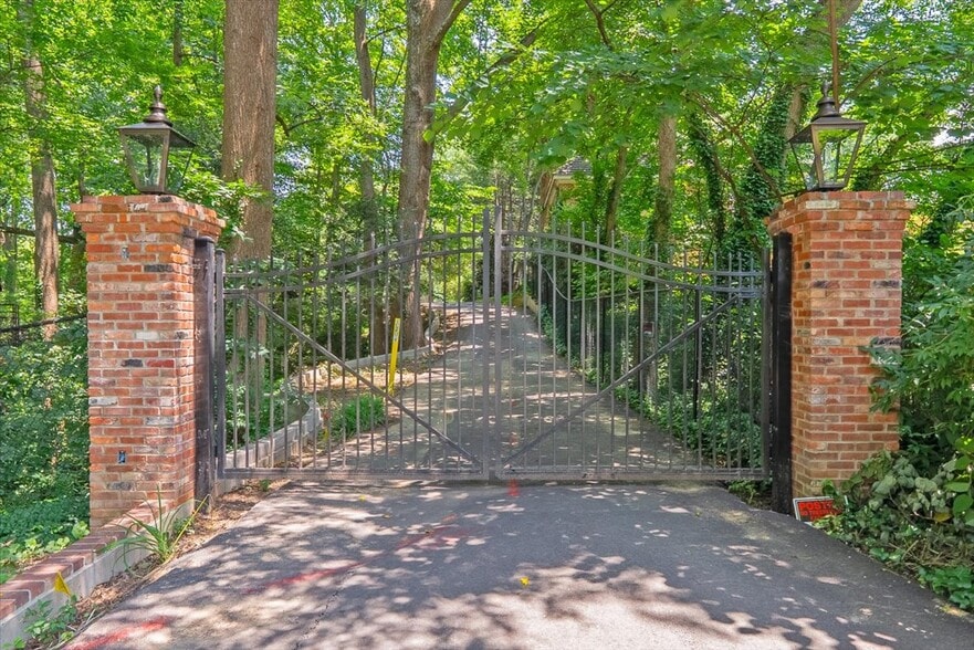 4019 N Randolph St, Arlington, VA for sale - Other - Image 1 of 9