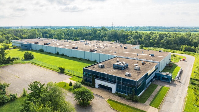 Plus de détails pour 500 Rue Léger, Riviere-beaudette, QC - Industriel à vendre