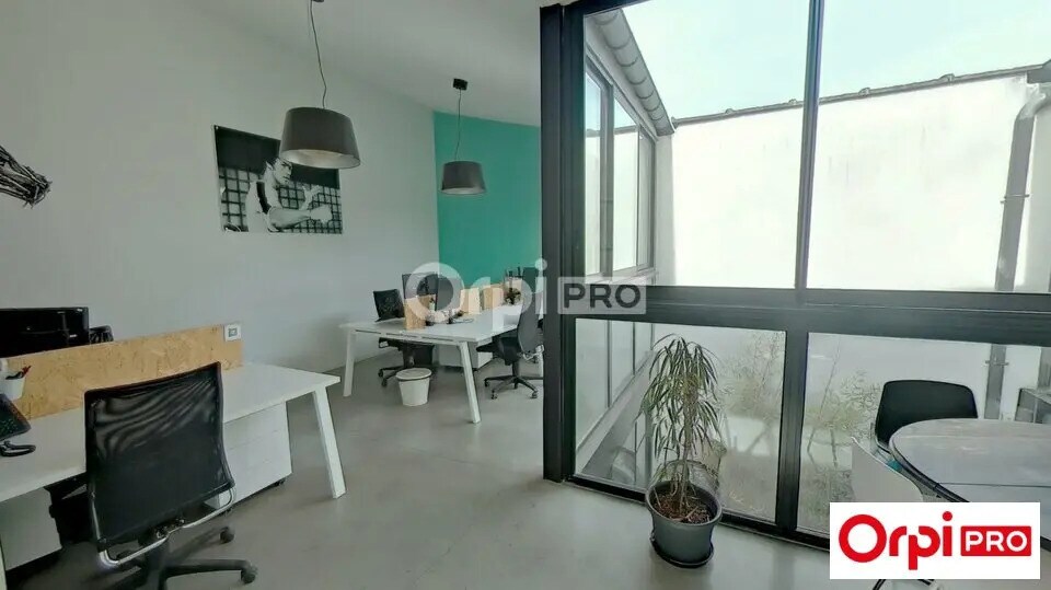 Office in Lille for lease - Interior Photo - Image 3 of 12