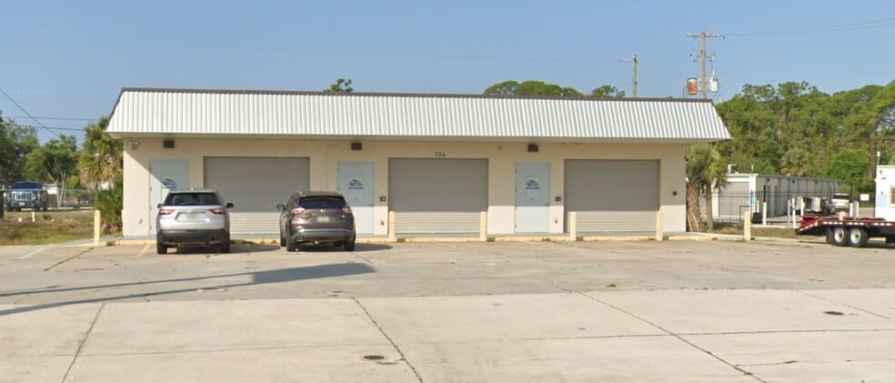 726 N Indiana Ave, Englewood, FL à louer - Photo du bâtiment - Image 1 de 2