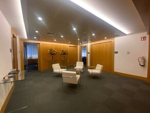 Calle de Orense, 81, Madrid, Madrid for lease Interior Photo- Image 1 of 7