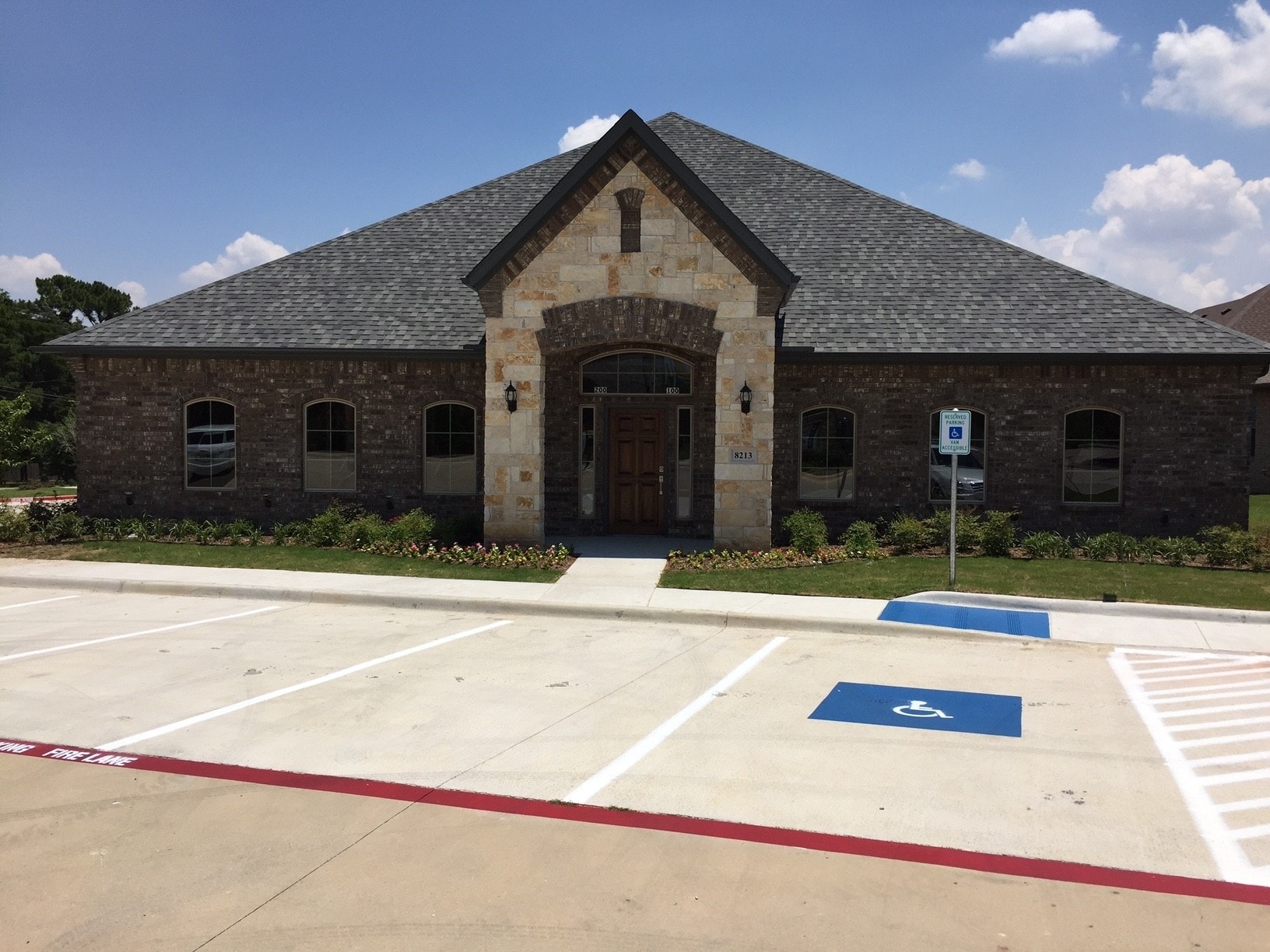 8213 Mid Cities Blvd, North Richland Hills, TX for lease Primary Photo- Image 1 of 3
