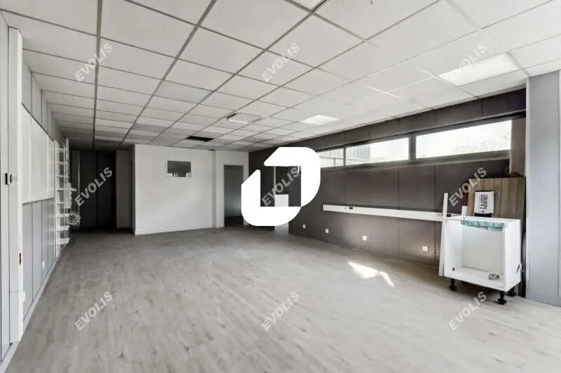 Office in Gentilly for lease Interior Photo- Image 1 of 10