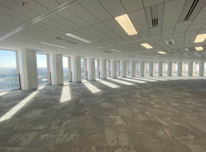 Office in Lyon for lease - Interior Photo - Image 2 of 13