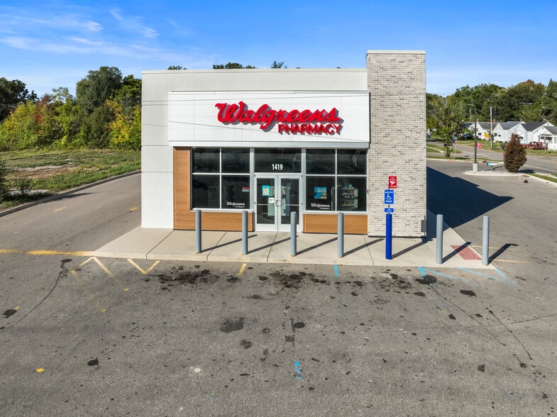 1419 N Dort Hwy, Flint, MI for sale - Primary Photo - Image 1 of 5