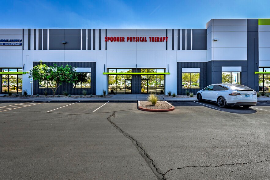 7931 E Pecos Rd, Mesa, AZ à louer - Photo du bâtiment - Image 3 de 19