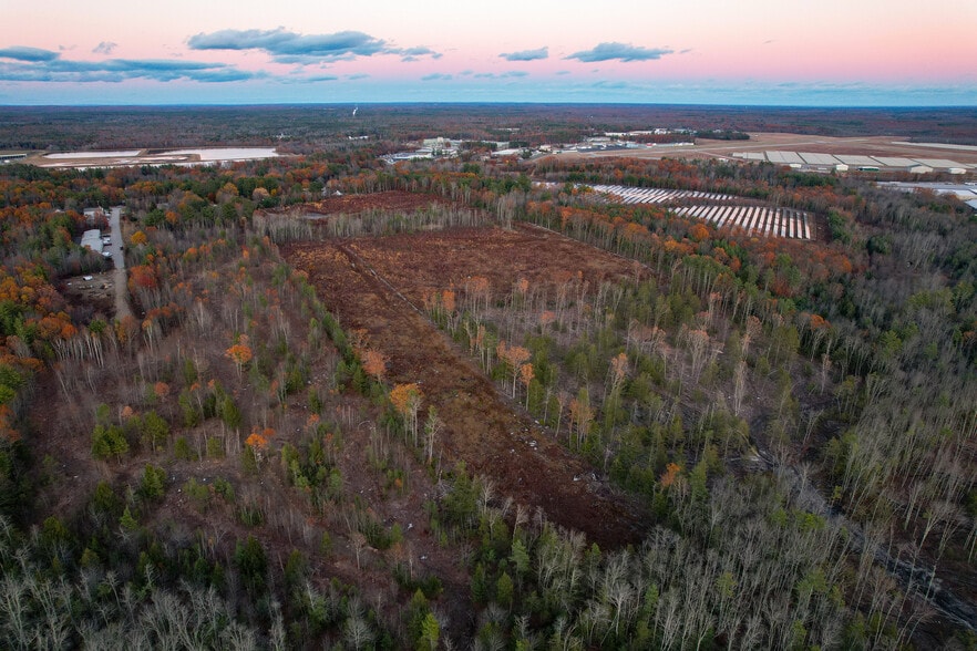 17 Old Airport Rd, Sanford, ME à vendre - Photo du bâtiment - Image 2 de 4
