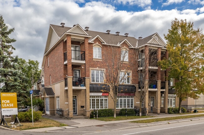 Plus de détails pour 2120 Montreal Rd, Ottawa, ON - Commerce de détail à vendre