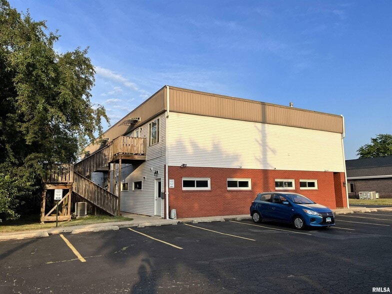 987 Clock Tower Dr, Springfield, IL for sale - Building Photo - Image 3 of 29