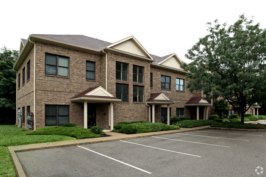 2304 Hurstbourne Village Dr, Louisville, KY à vendre - Photo du bâtiment - Image 3 de 3