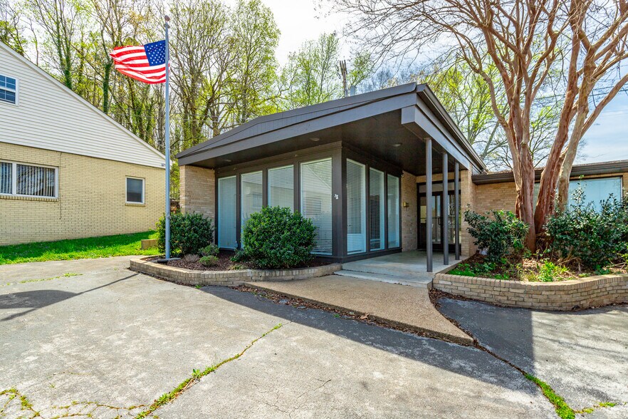 300 Ashland Ter, Chattanooga, TN for lease - Building Photo - Image 2 of 14