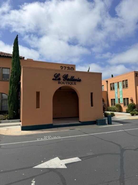 2730 Historic Decatur Rd, San Diego, CA à louer Photo du bâtiment- Image 1 de 4