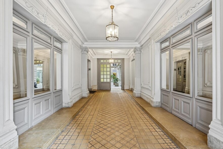 29 Rue Marbeuf, Paris for lease - Building Photo - Image 3 of 24