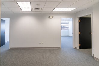 1020 Milwaukee Ave, Deerfield, IL for lease Building Photo- Image 2 of 5