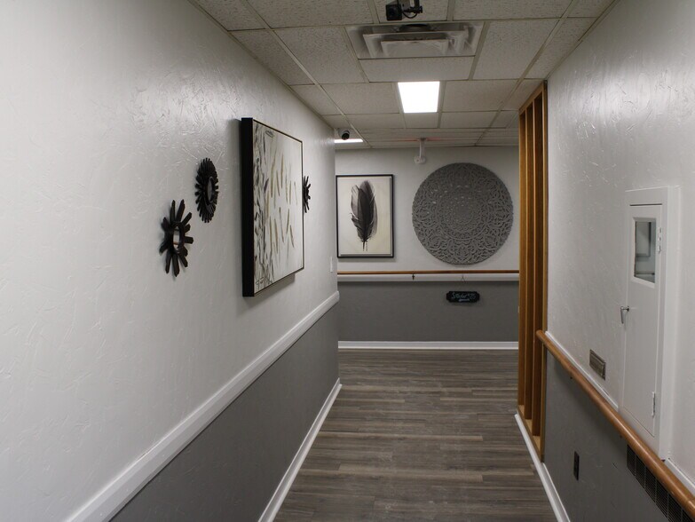 525 E Division St, Fond Du Lac, WI à vendre - Photo du bâtiment - Image 3 de 38