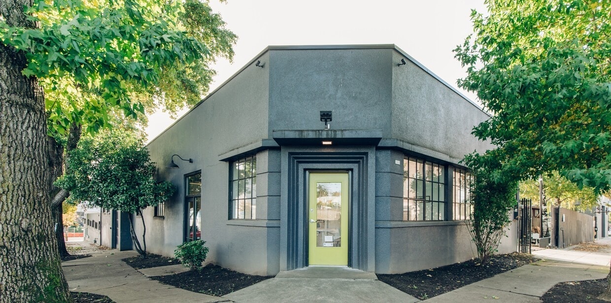 840 SE Washington St, Portland, OR for sale Primary Photo- Image 1 of 17