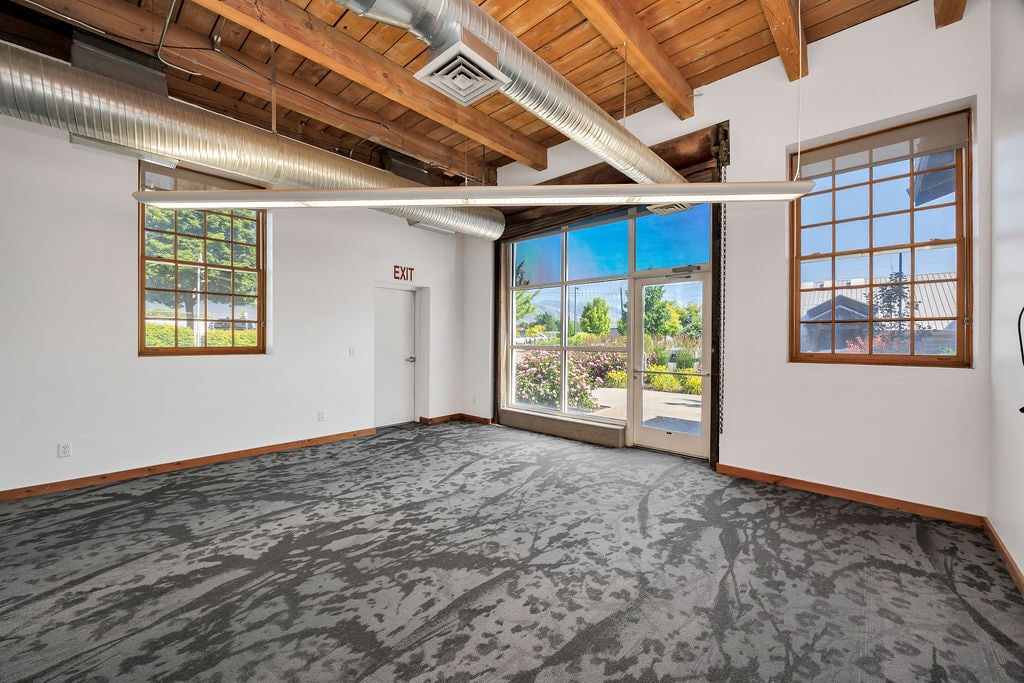 255 S 300 W, Logan, UT for lease Interior Photo- Image 1 of 59