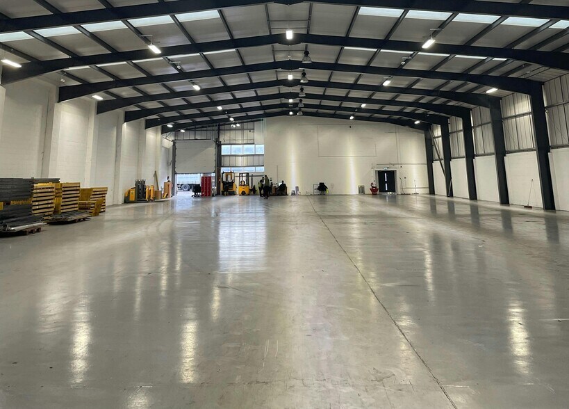 Brunel Rd, Totton à louer - Photo du bâtiment - Image 3 de 7