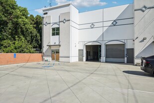 2220 Santa Anita Ave, South El Monte CA - Entrepôt