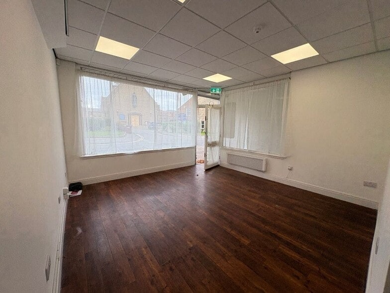 27 Causeway, Bicester for lease - Building Photo - Image 3 of 8